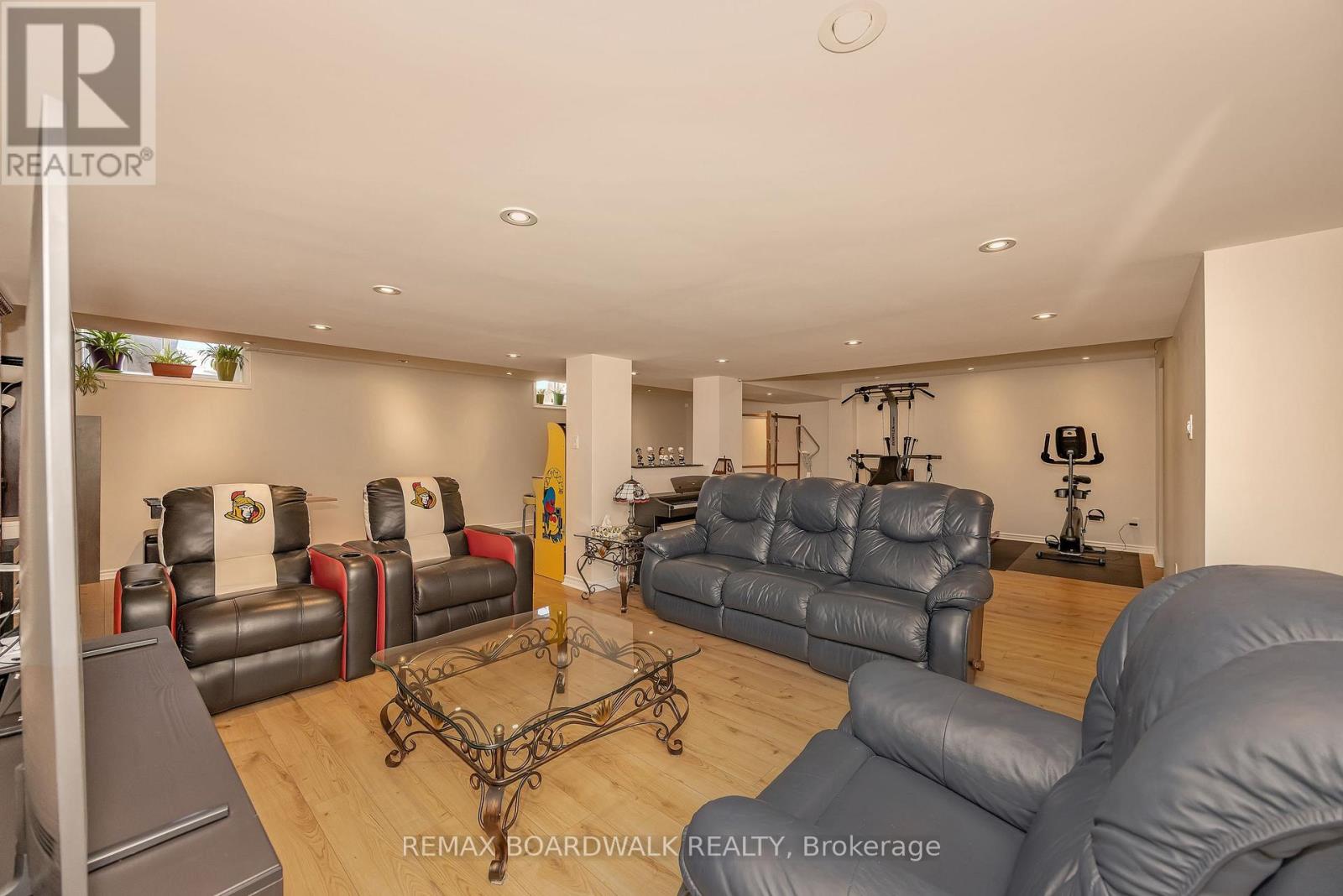 102 MOSSWOOD COURT - 36