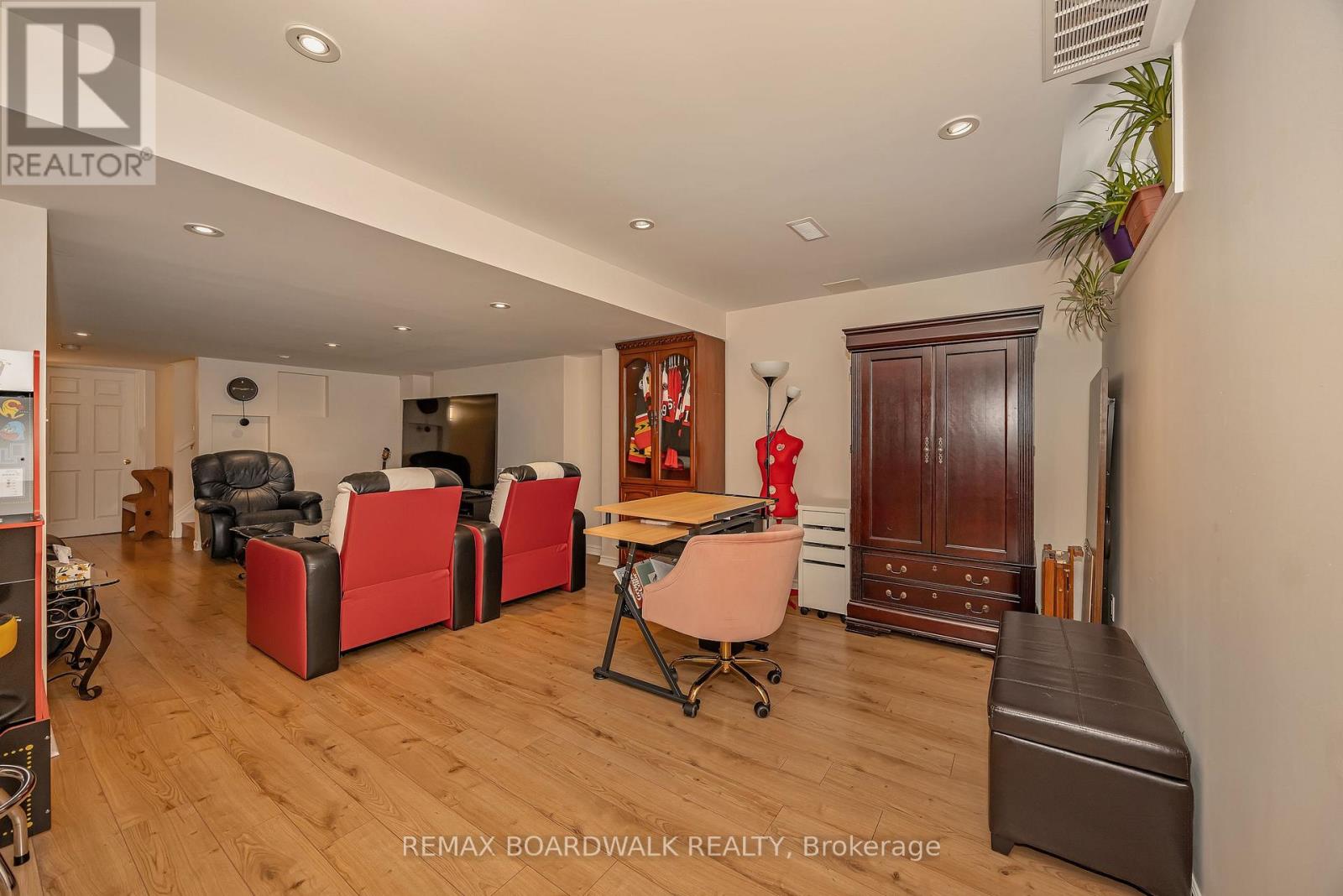 102 MOSSWOOD COURT - 39