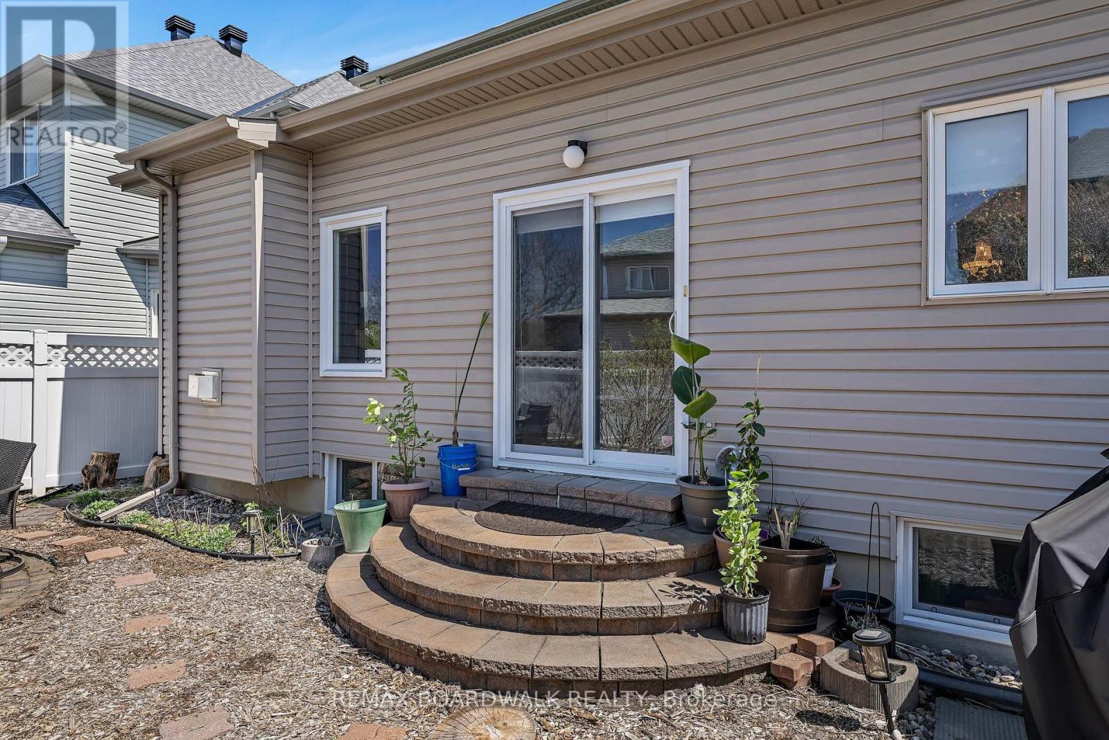 102 MOSSWOOD COURT - 41