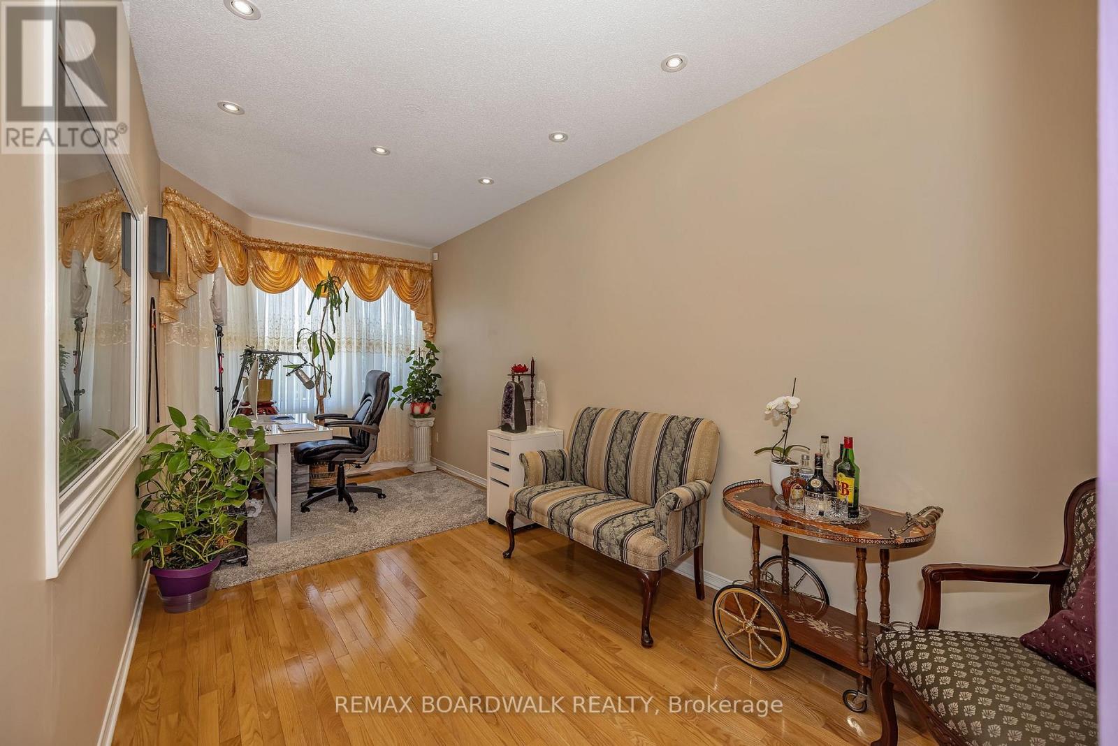102 MOSSWOOD COURT - 7