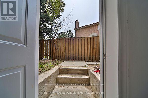 20 MOZART CRESCENT - 23