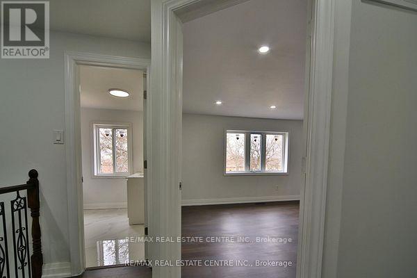 20 MOZART CRESCENT - 17