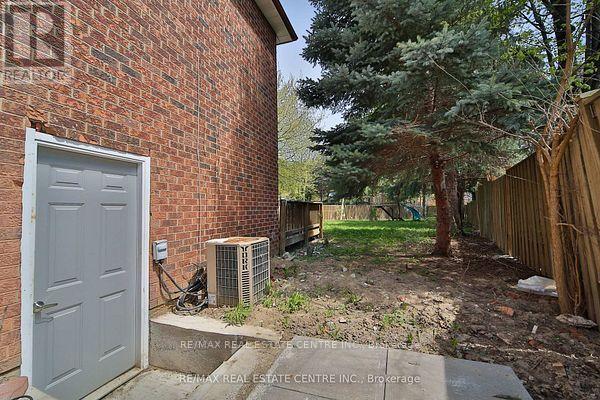 20 MOZART CRESCENT - 34