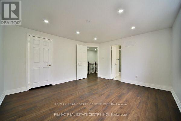 20 MOZART CRESCENT - 14