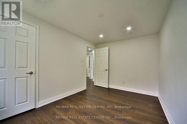 20 MOZART CRESCENT - 21
