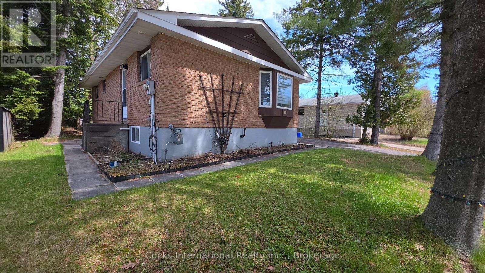 36 SUSAN STREET W - 2