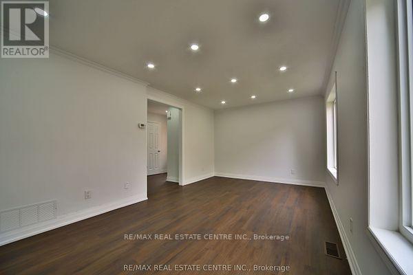 20 MOZART CRESCENT - 7