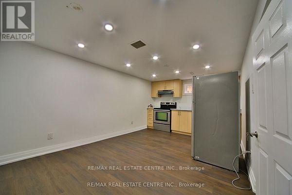 20 MOZART CRESCENT - 27