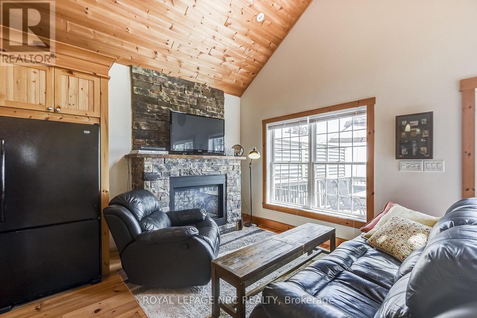10849 LAKESHORE ROAD W - 11