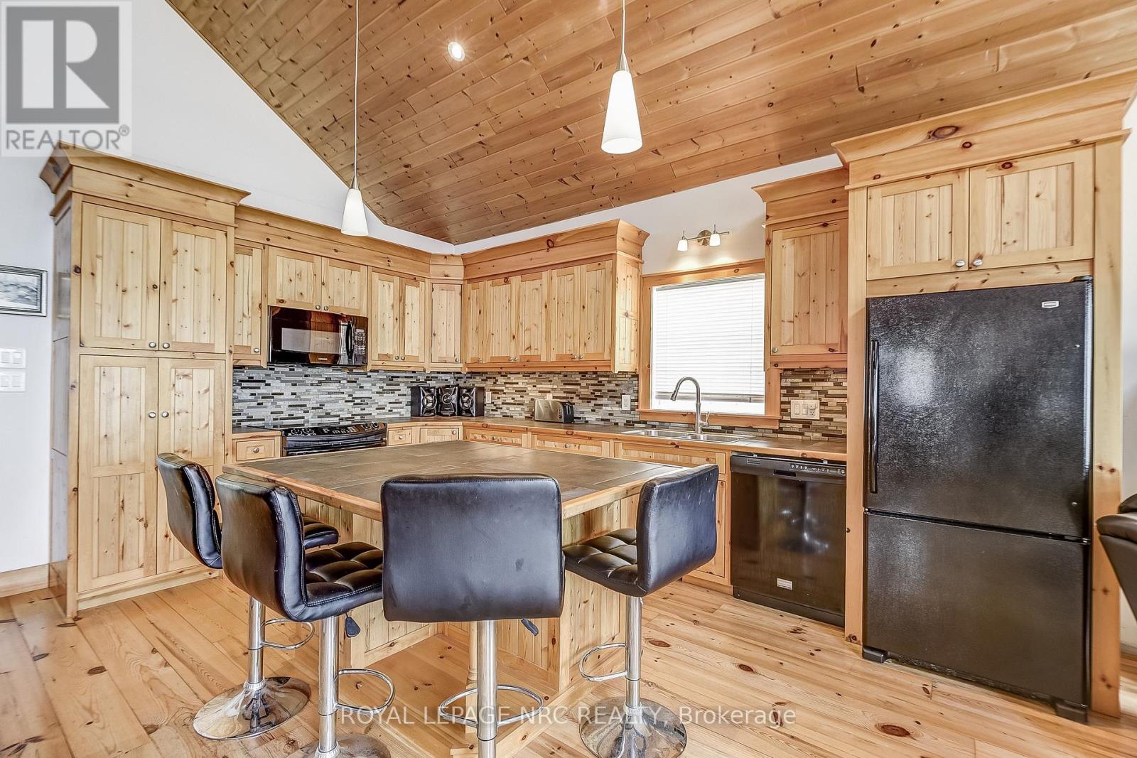 10849 LAKESHORE ROAD W - 6