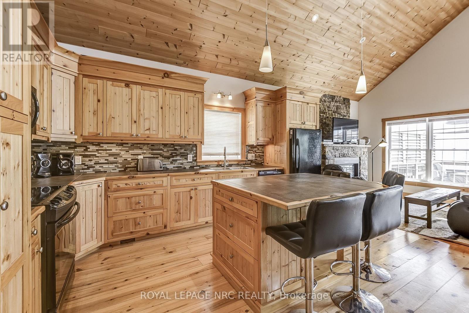 10849 LAKESHORE ROAD W - 9
