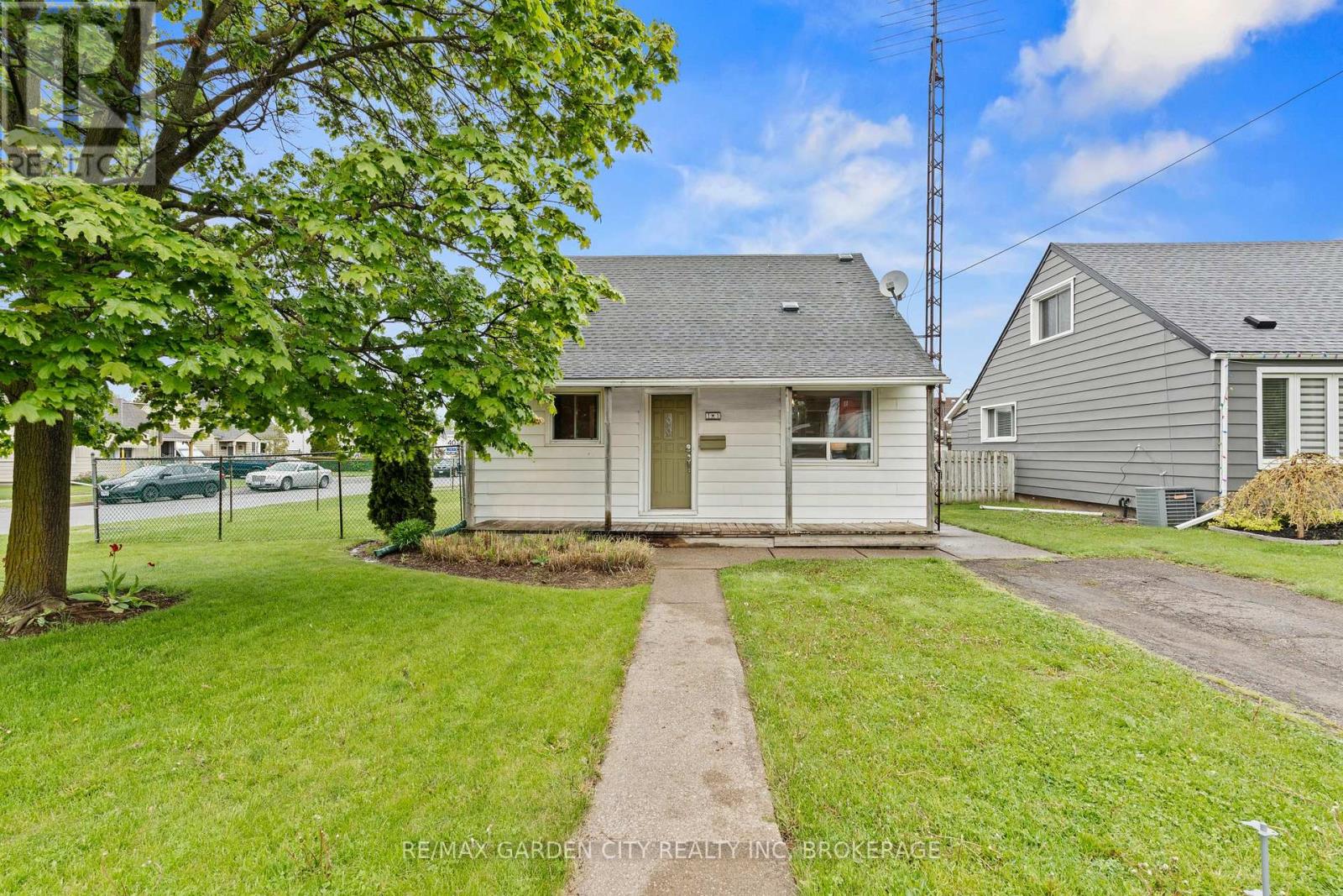 11 LINCOLN AVENUE