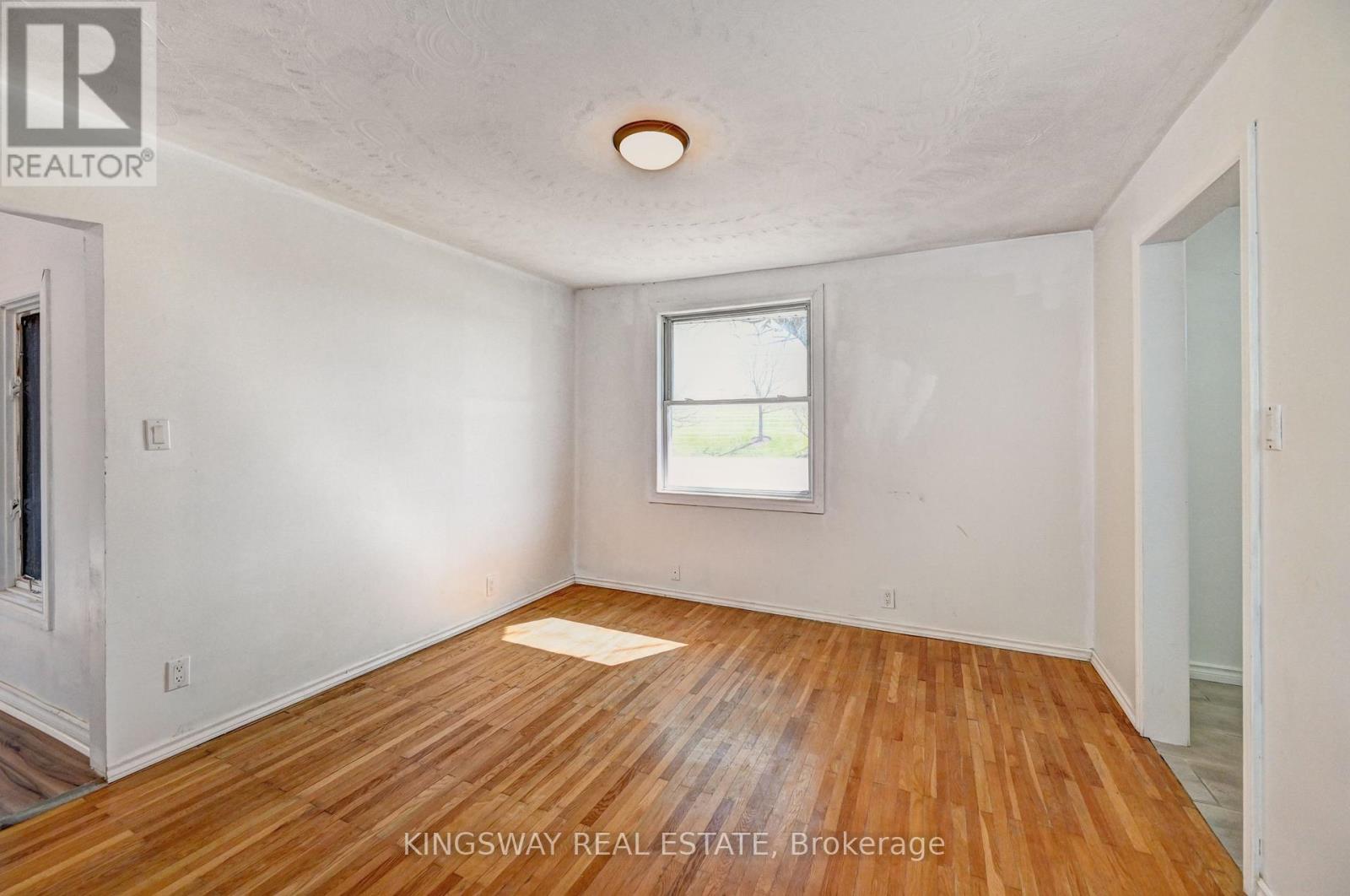 2340 FOUNTAIN STREET N - 17