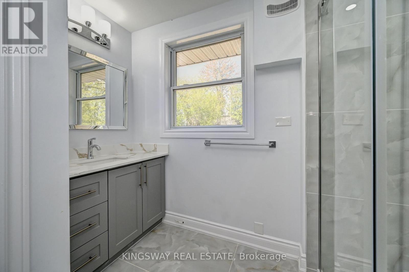 2340 FOUNTAIN STREET N - 39