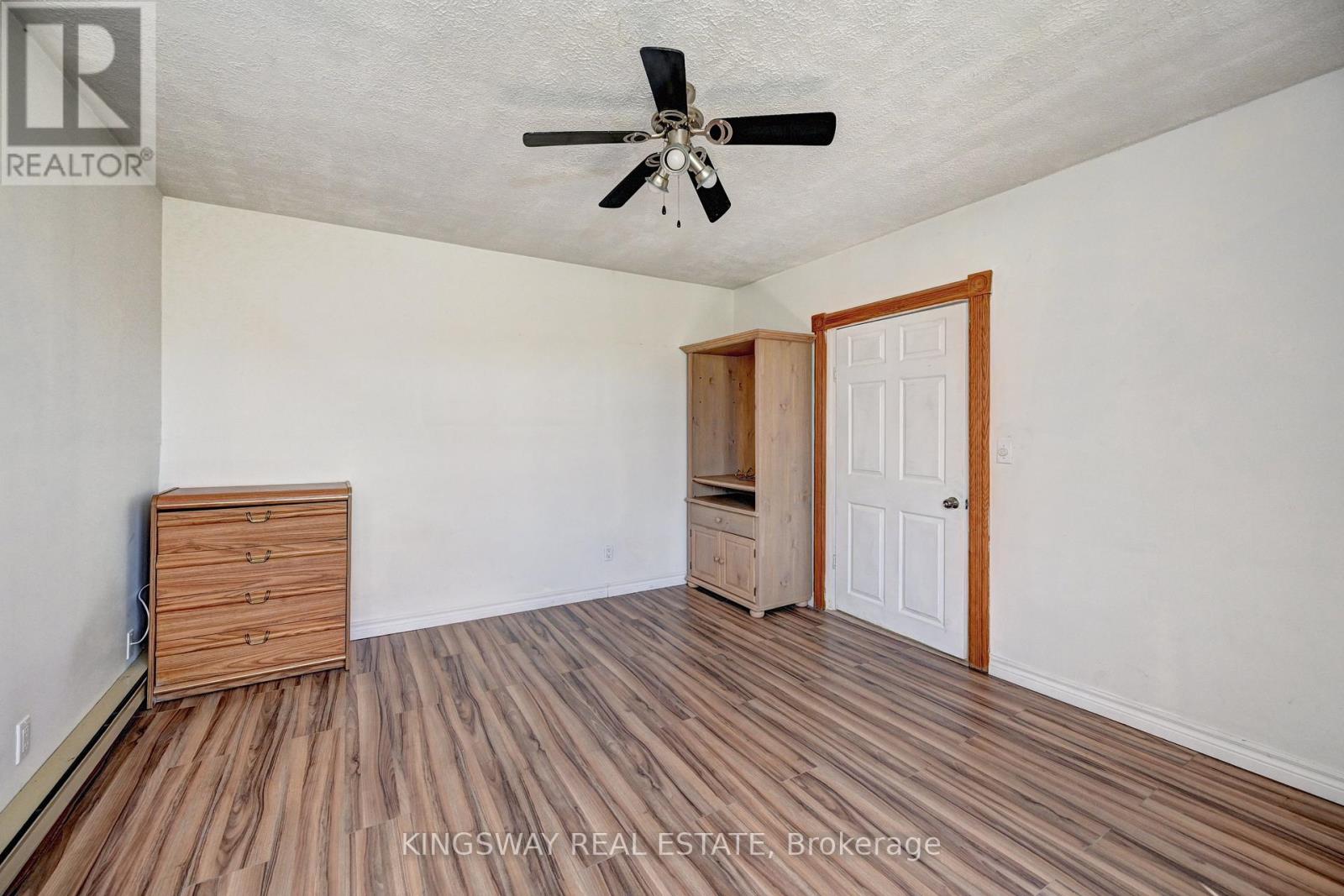 2340 FOUNTAIN STREET N - 19