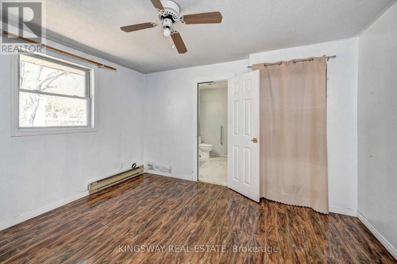 2340 FOUNTAIN STREET N - 31