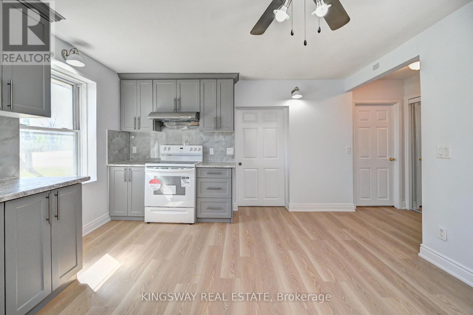 2340 FOUNTAIN STREET N - 27