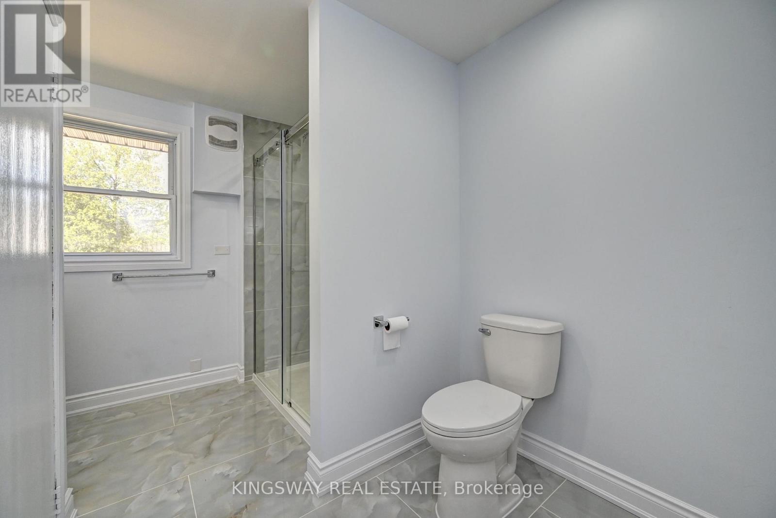 2340 FOUNTAIN STREET N - 23