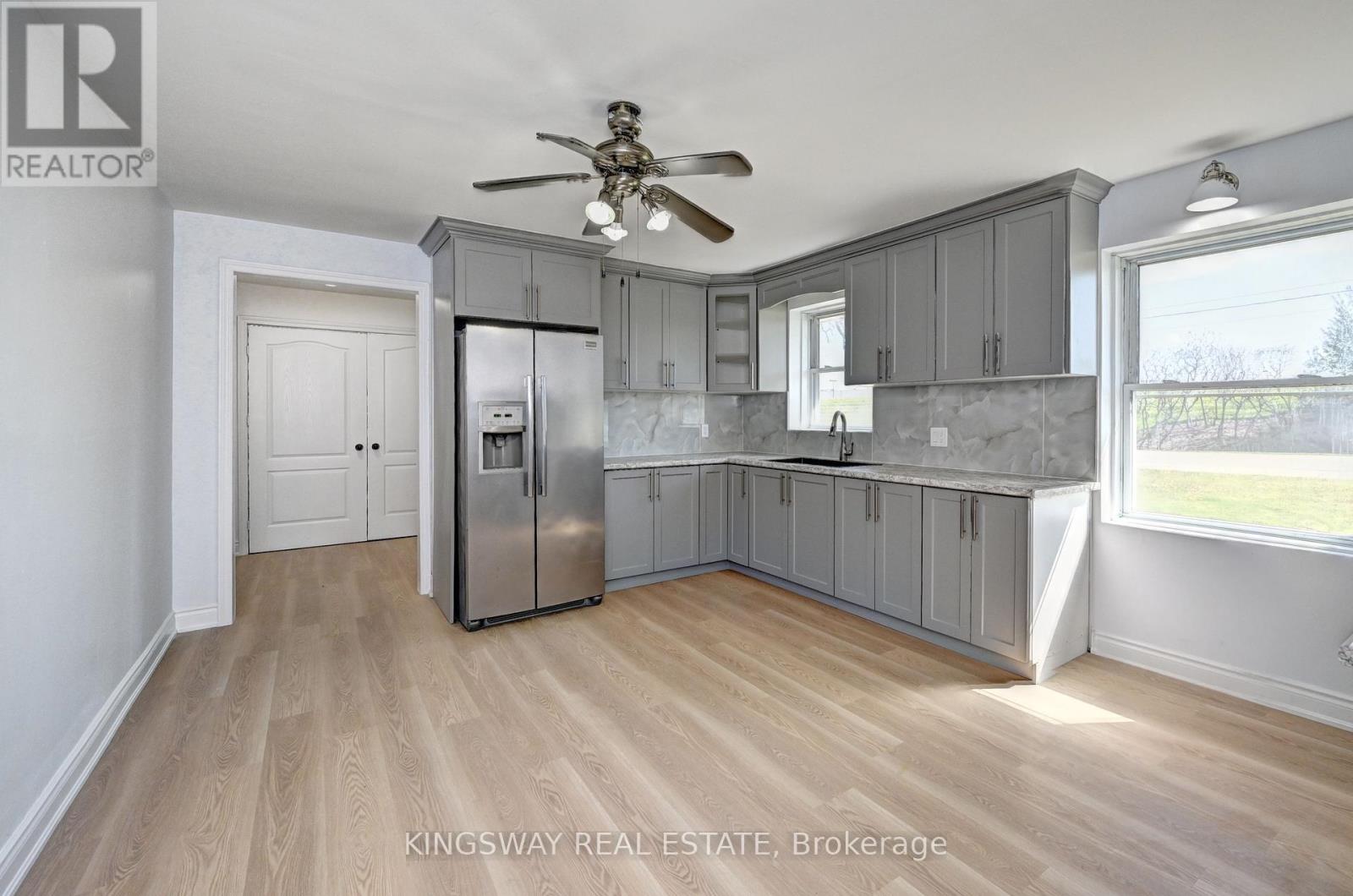 2340 FOUNTAIN STREET N - 26