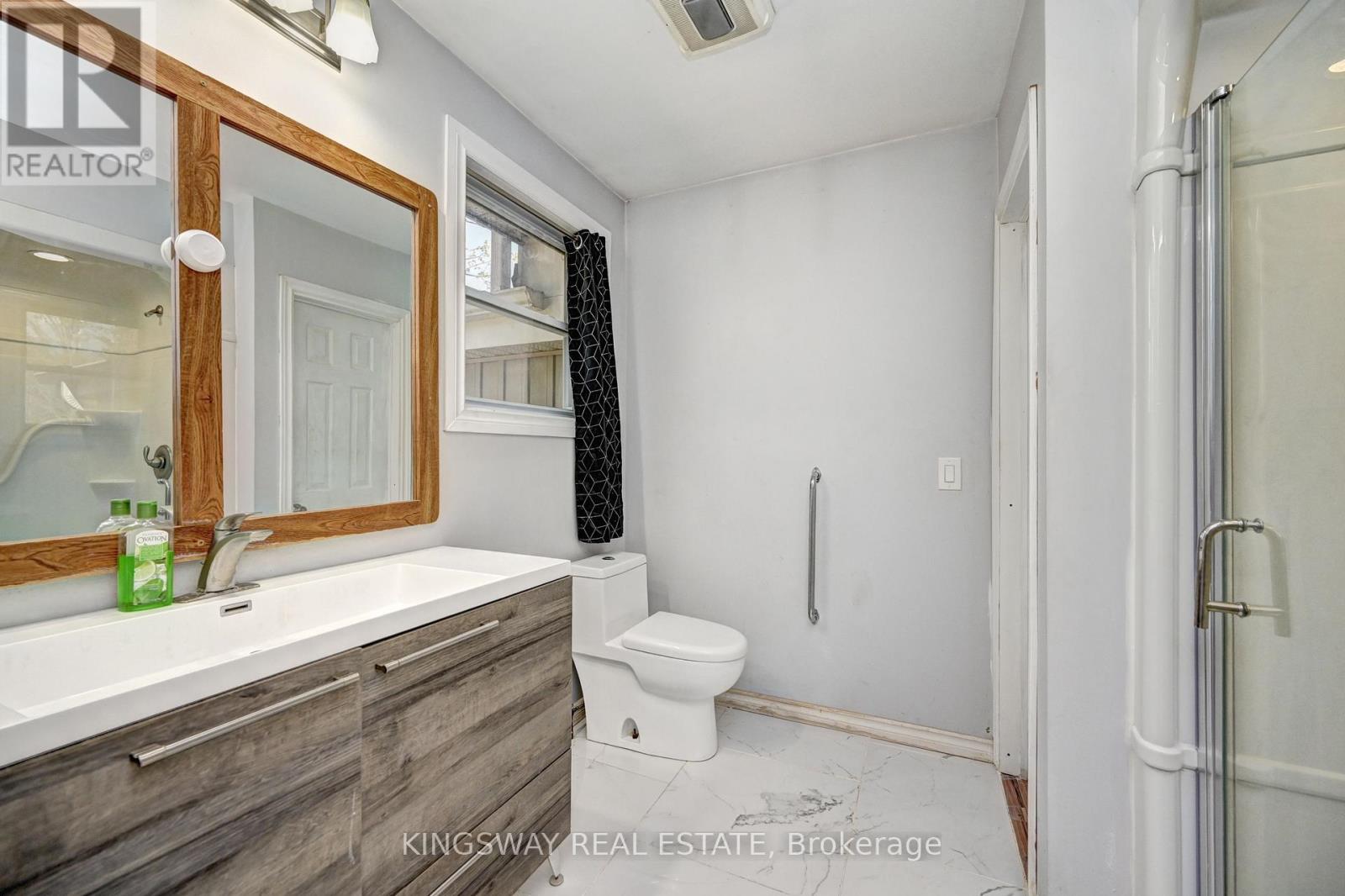 2340 FOUNTAIN STREET N - 33