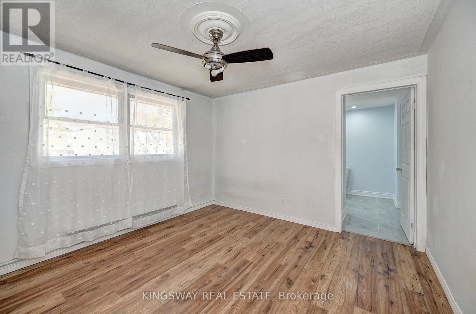 2340 FOUNTAIN STREET N - 37