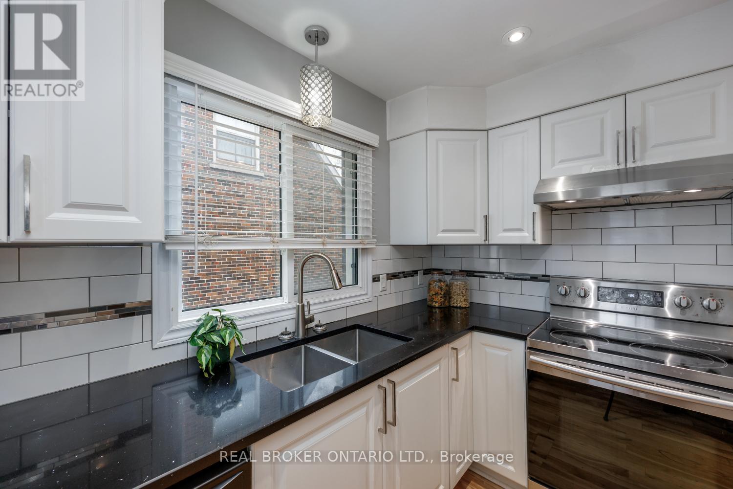 234 OSHAWA BOULEVARD N - 15