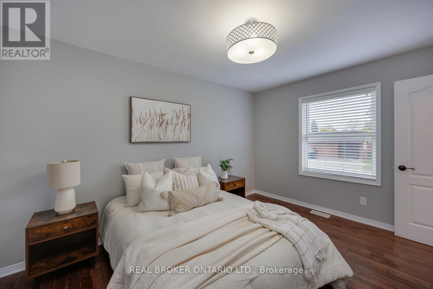 234 OSHAWA BOULEVARD N - 16