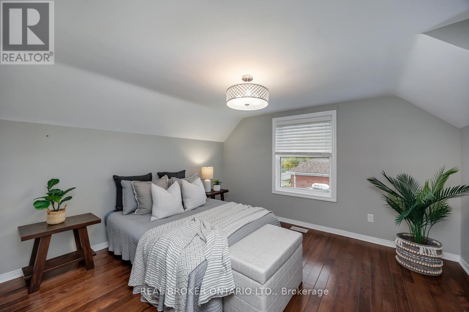 234 OSHAWA BOULEVARD N - 18