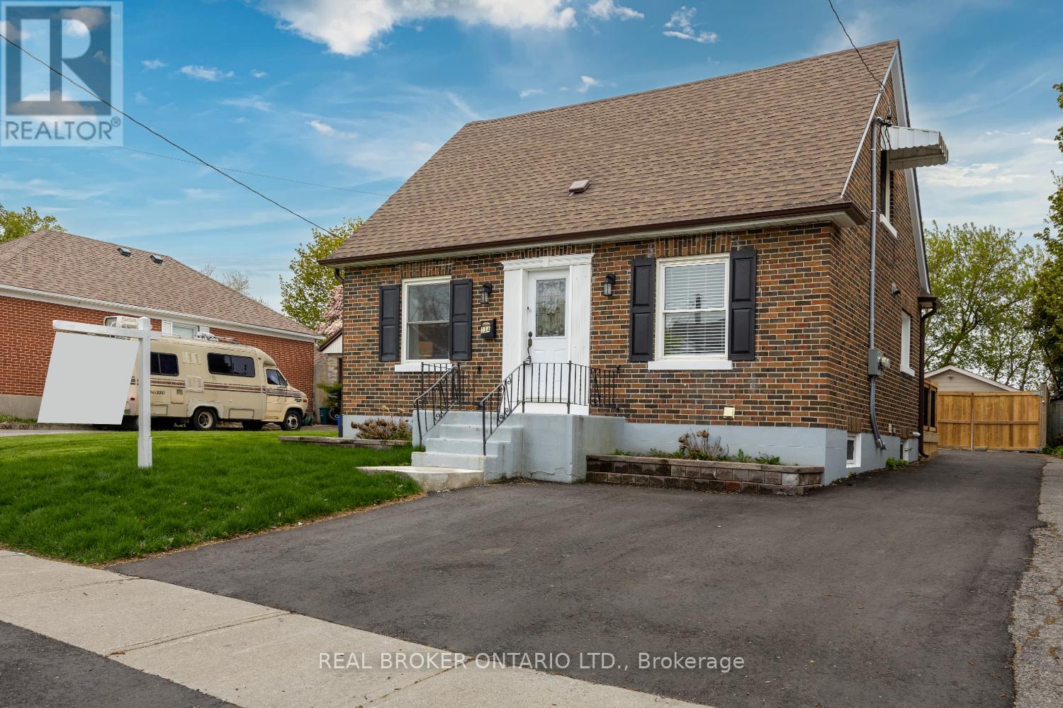 234 OSHAWA BOULEVARD N - 2
