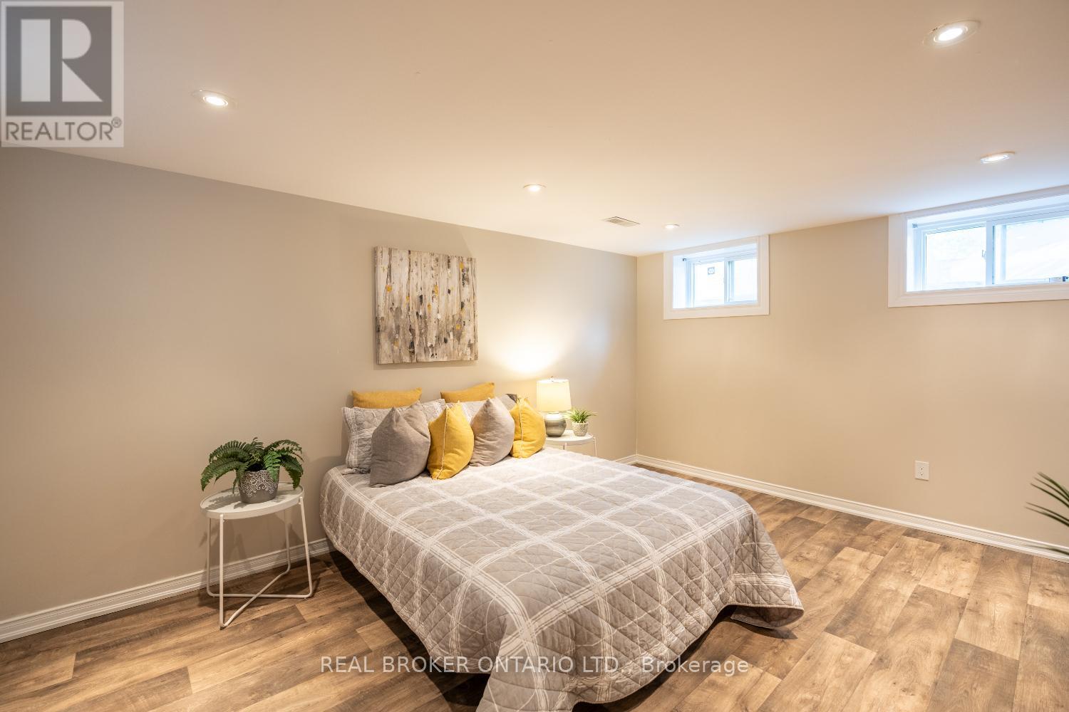 234 OSHAWA BOULEVARD N - 36