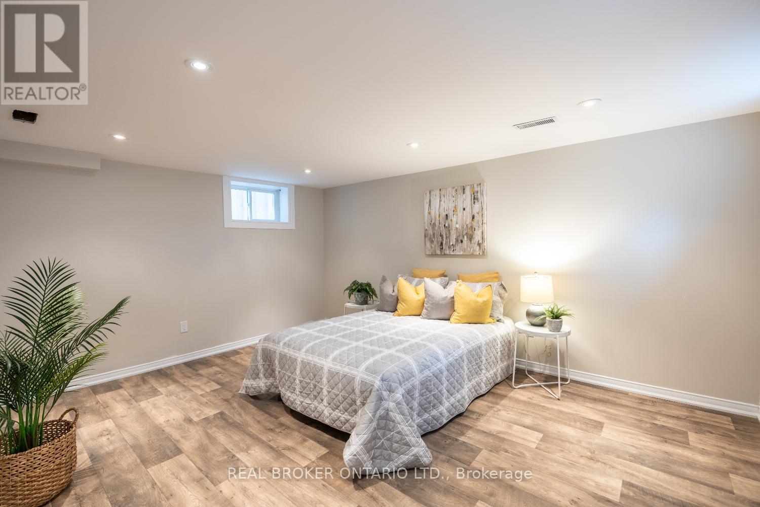 234 OSHAWA BOULEVARD N - 37
