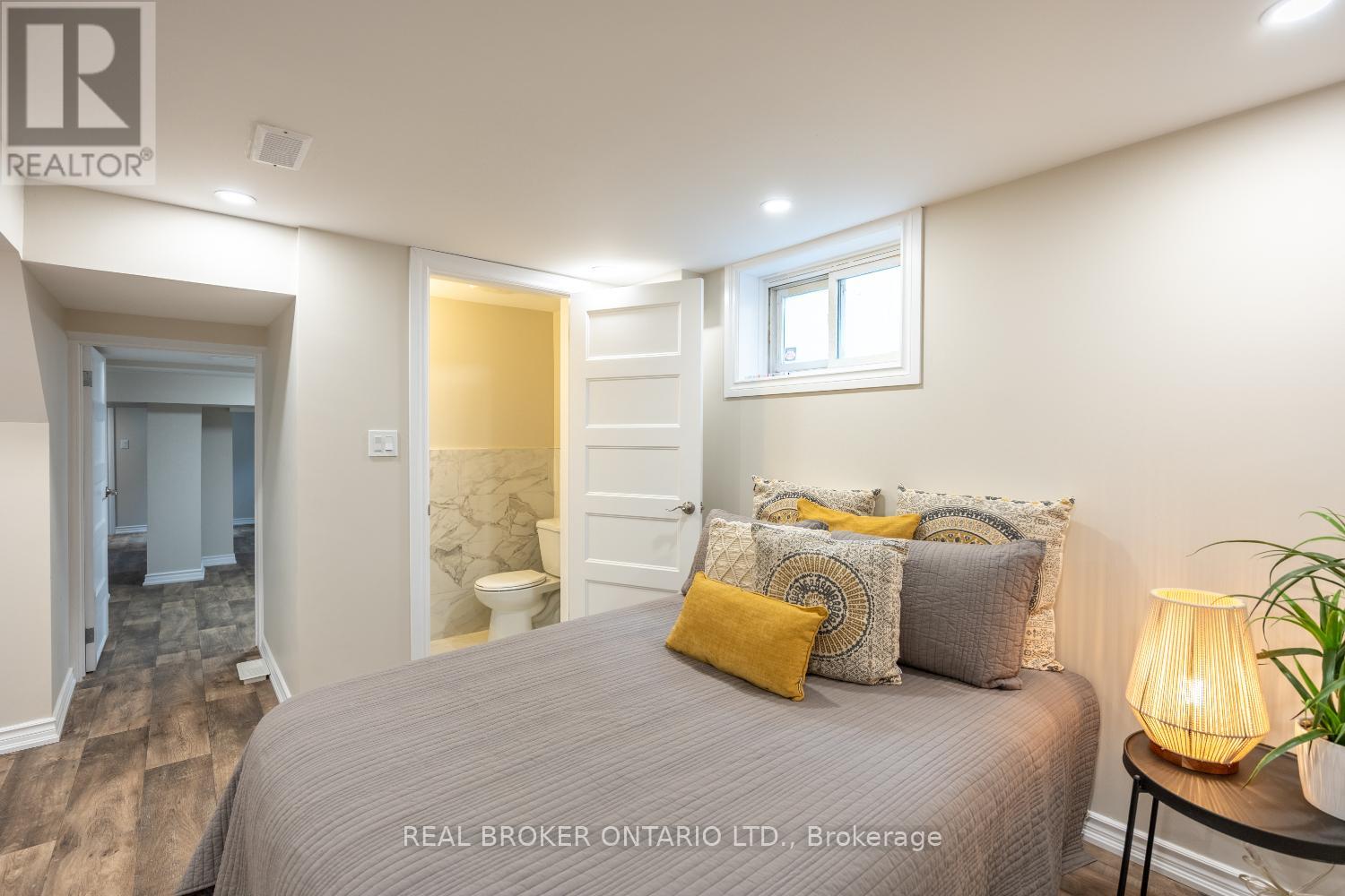 234 OSHAWA BOULEVARD N - 39