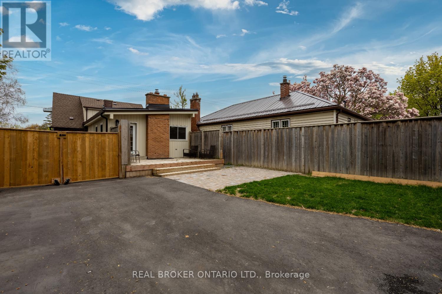 234 OSHAWA BOULEVARD N - 41