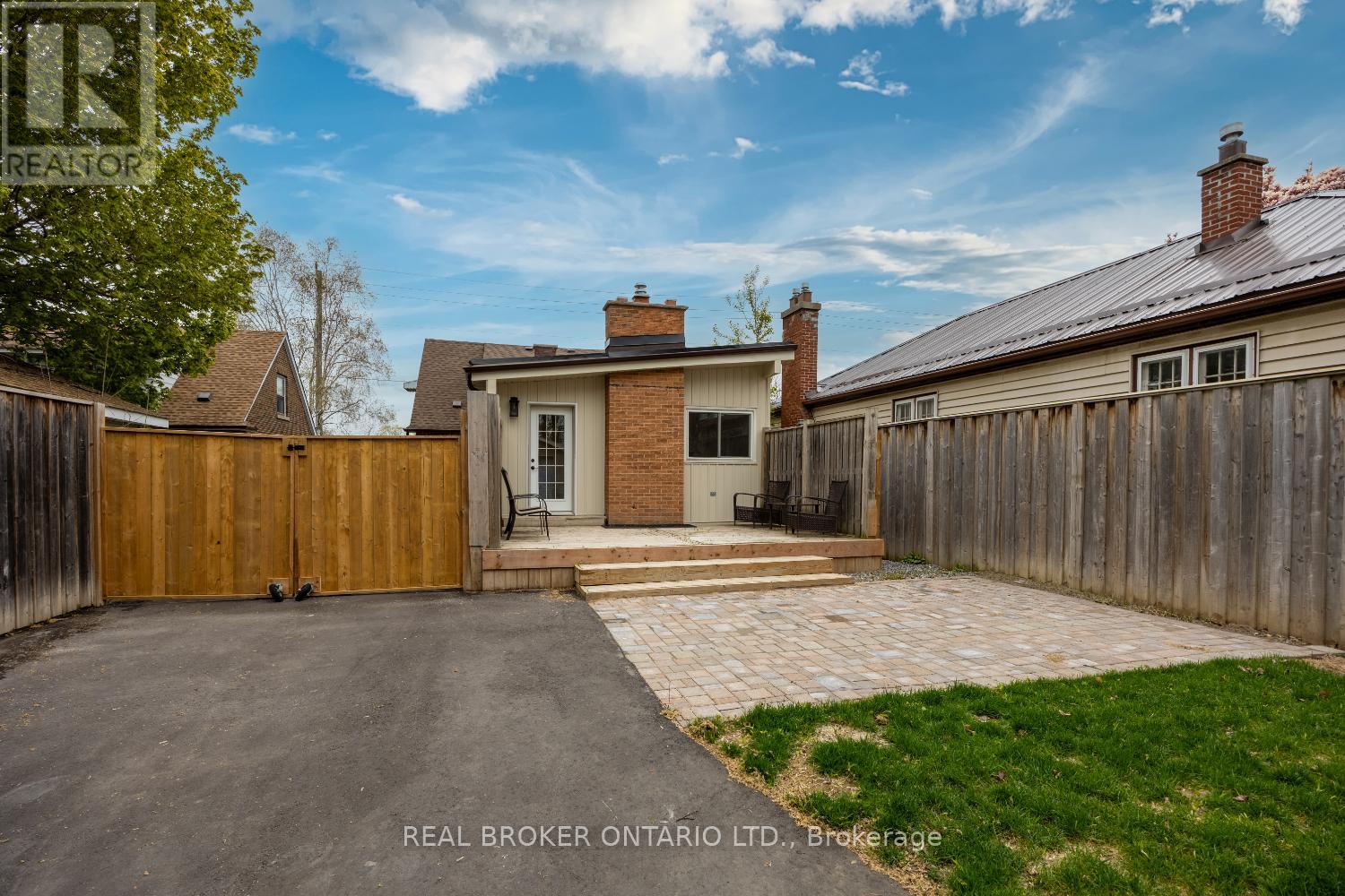 234 OSHAWA BOULEVARD N - 42
