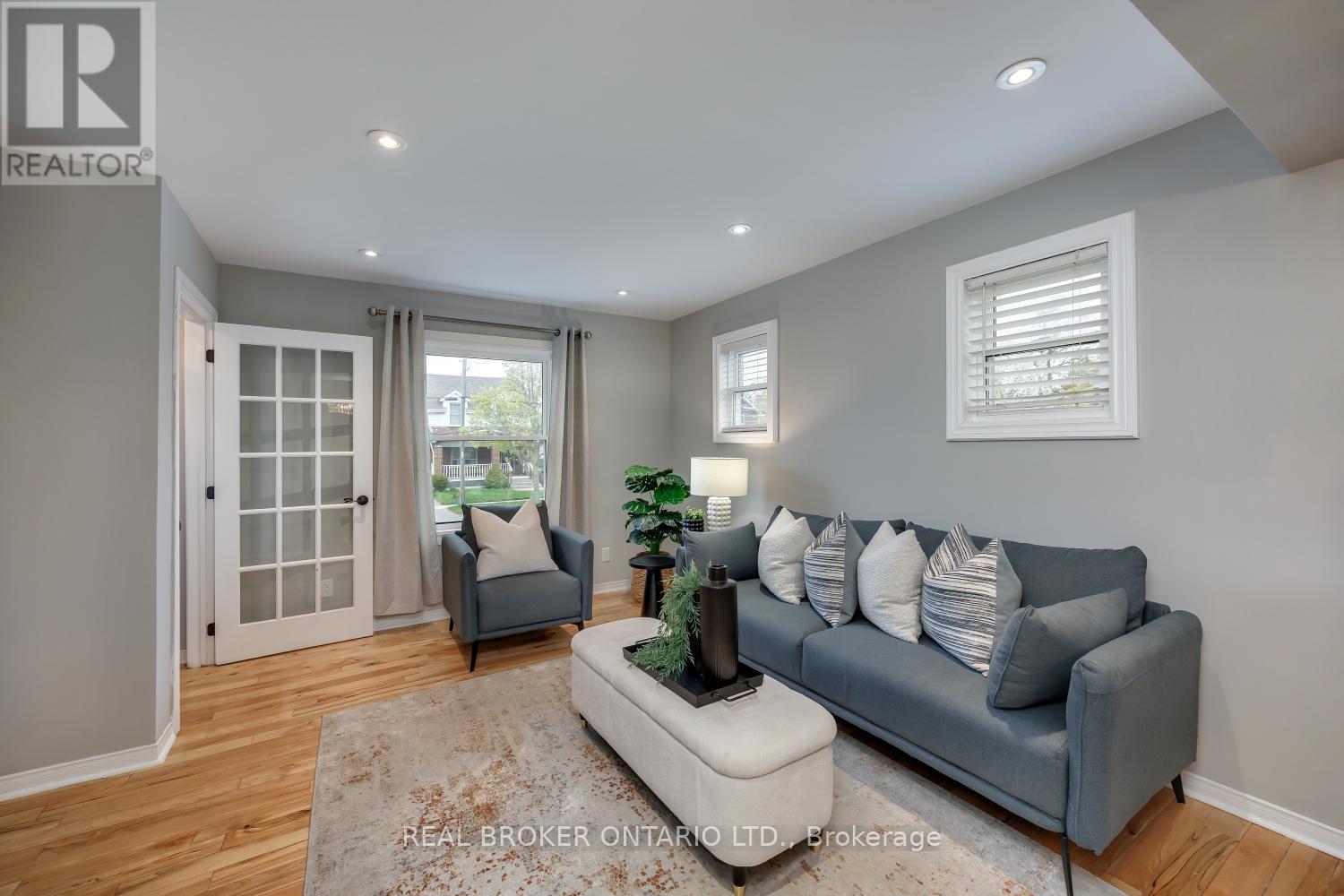 234 OSHAWA BOULEVARD N - 7