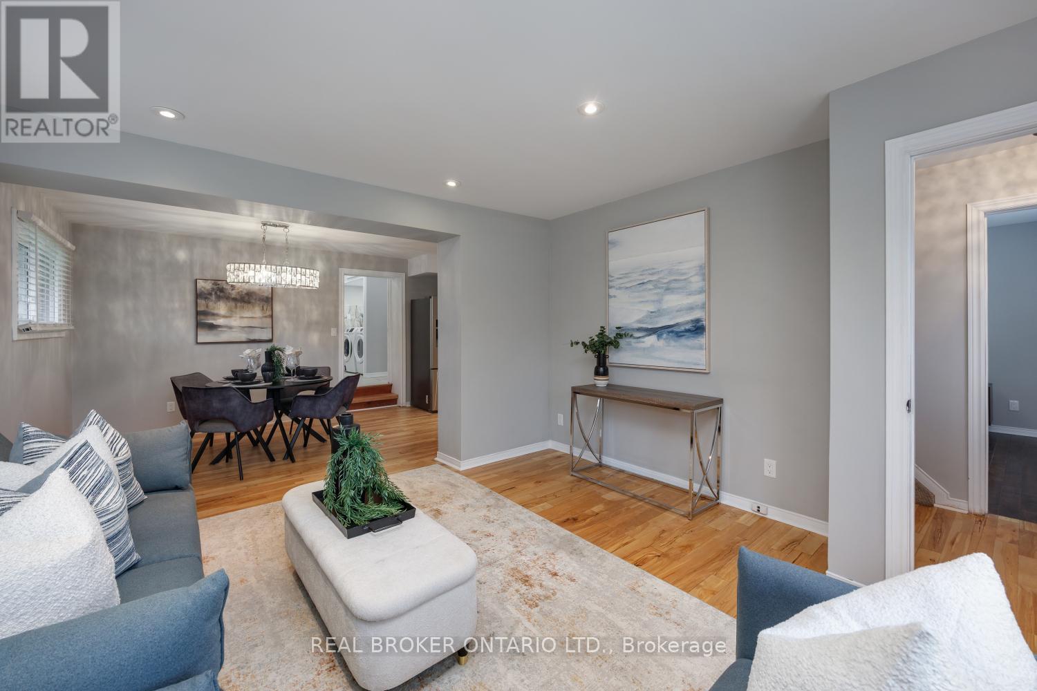 234 OSHAWA BOULEVARD N - 9