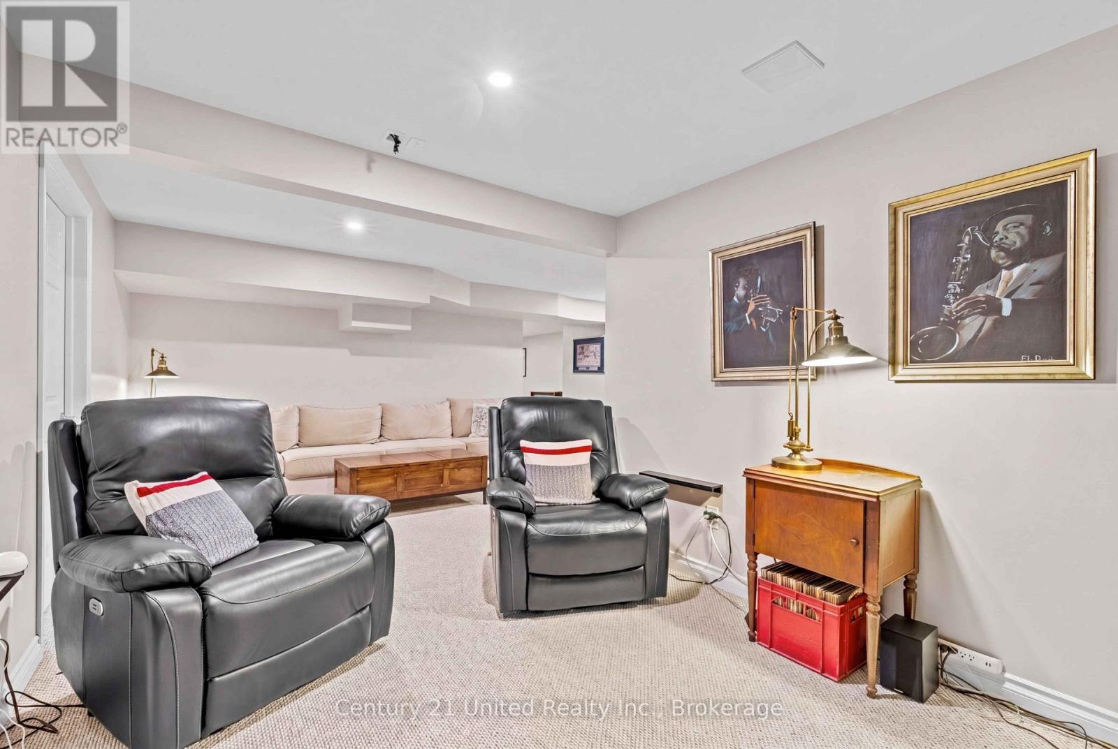 1746 LAKEHURST ROAD - 34