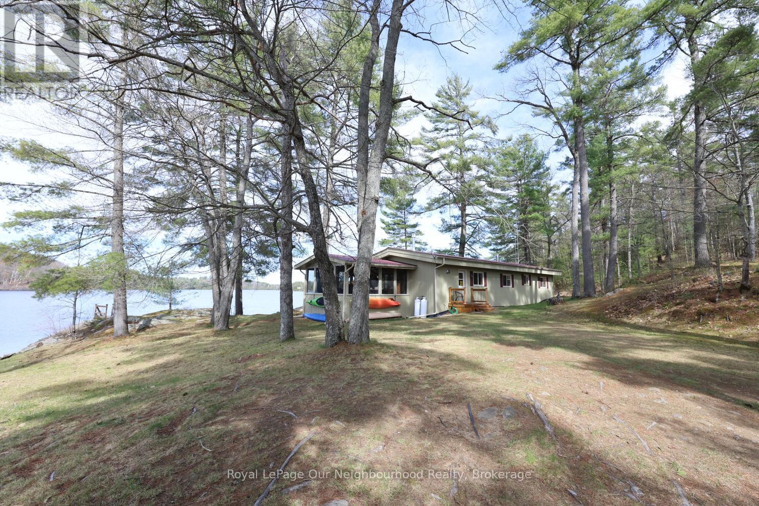 823 TANGAMONG ROAD E - 31