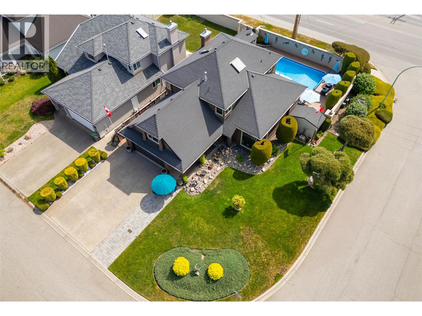 900 Mission Springs Crescent, Kelowna