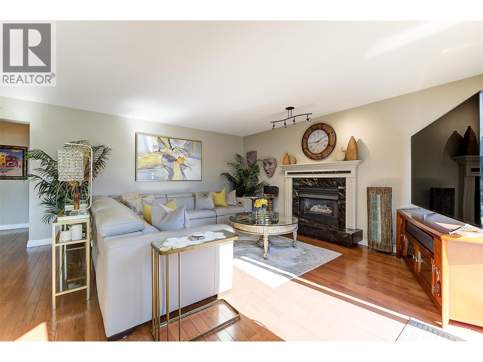 900 Mission Springs Crescent, Kelowna
