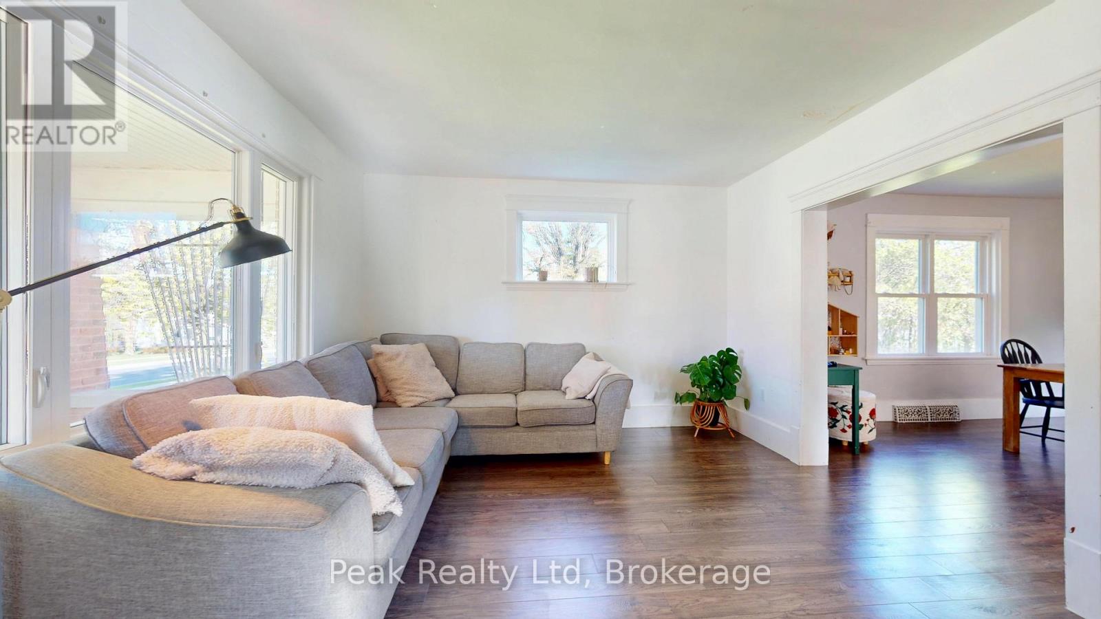 236 HURON ROAD - 10