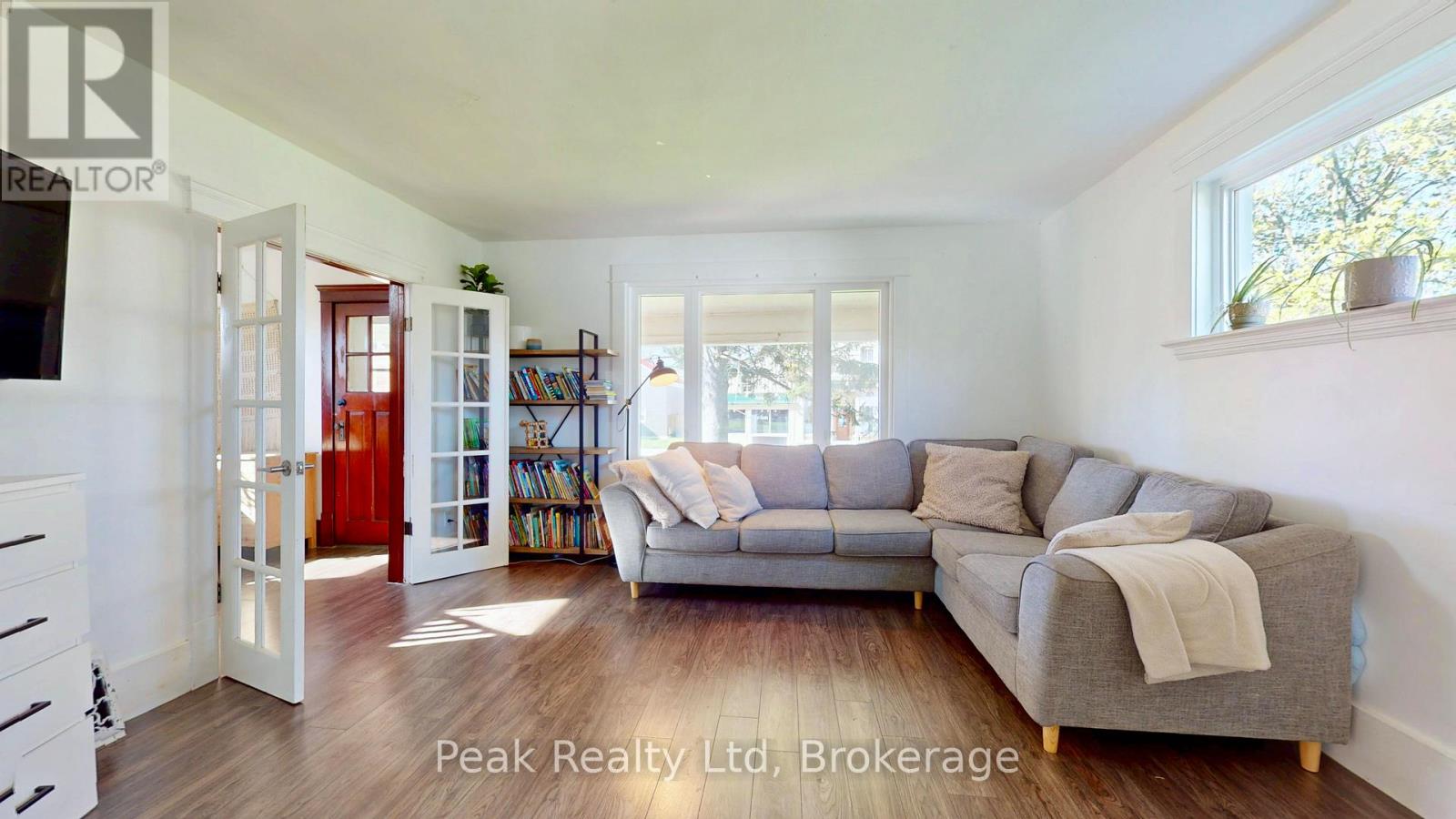 236 HURON ROAD - 11