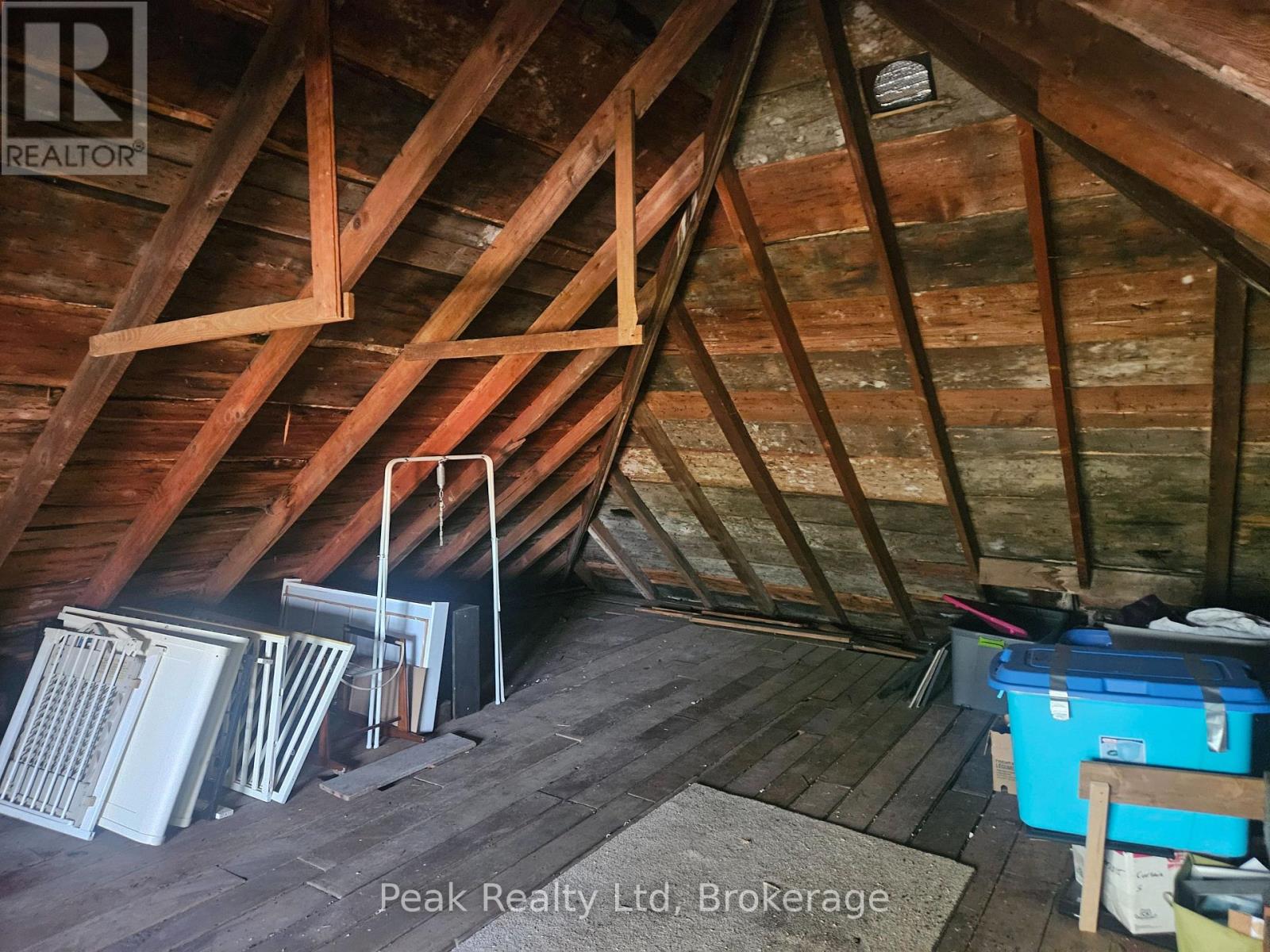 236 HURON ROAD - 20