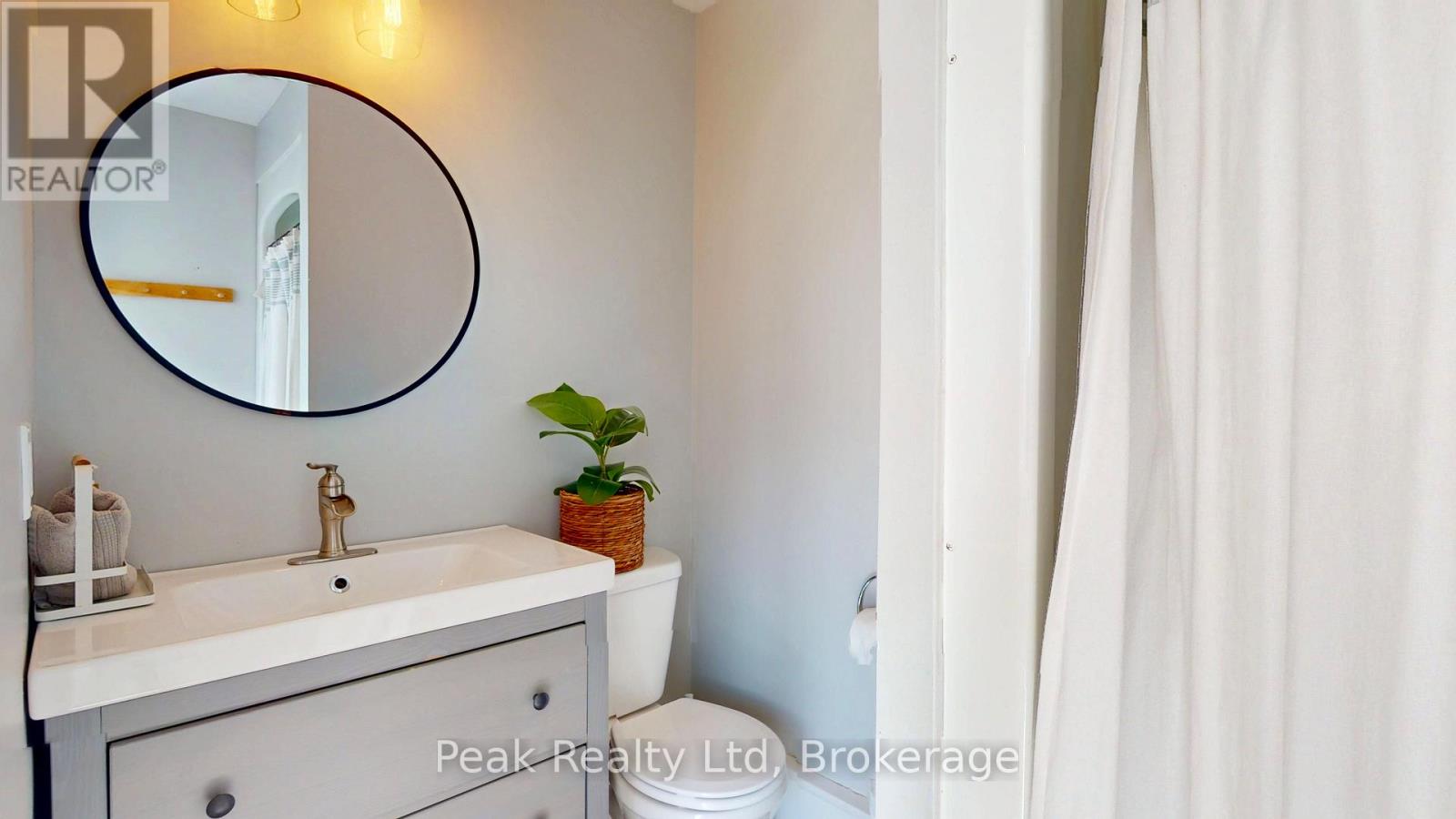 236 HURON ROAD - 23
