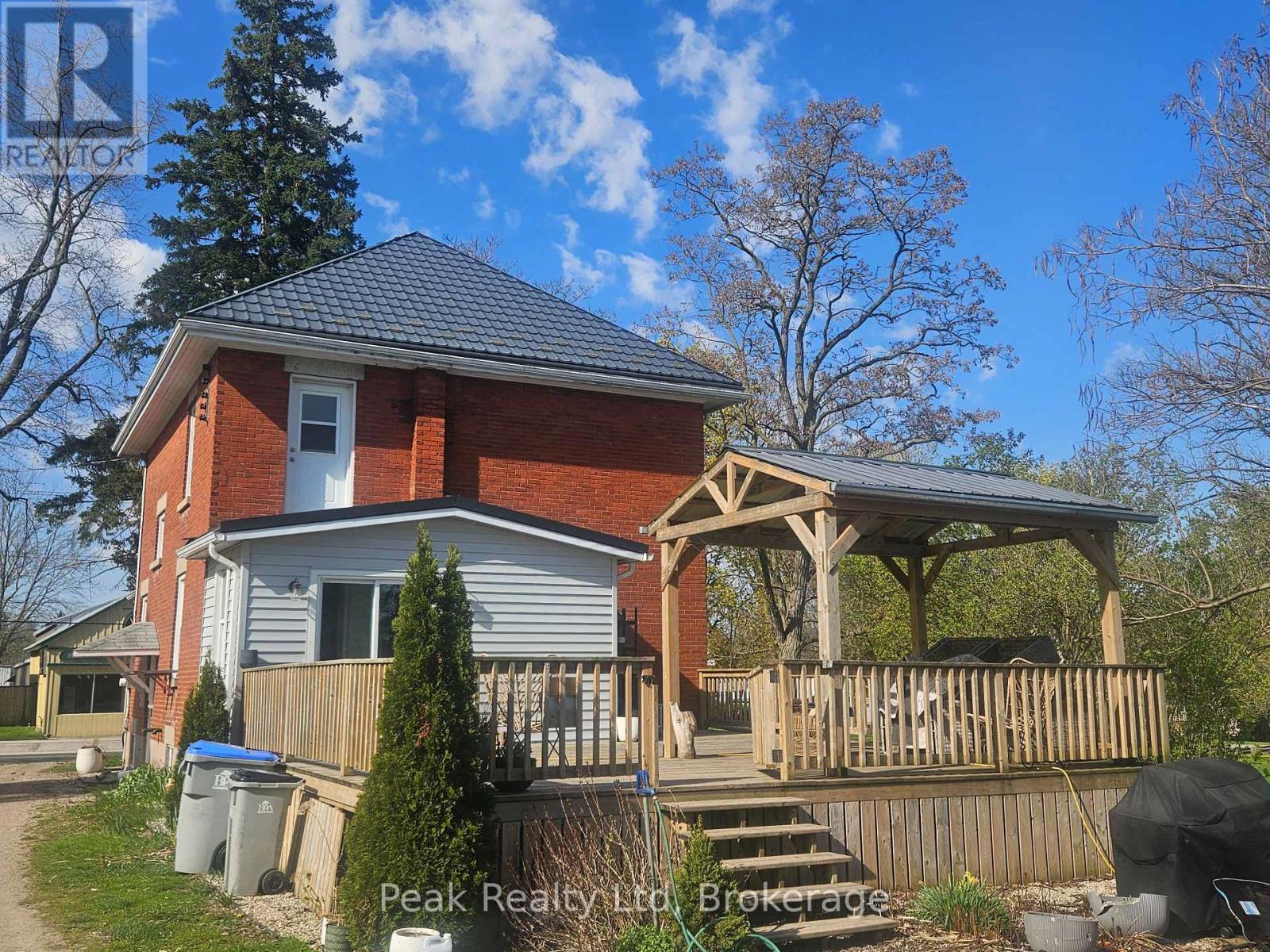 236 HURON ROAD - 3