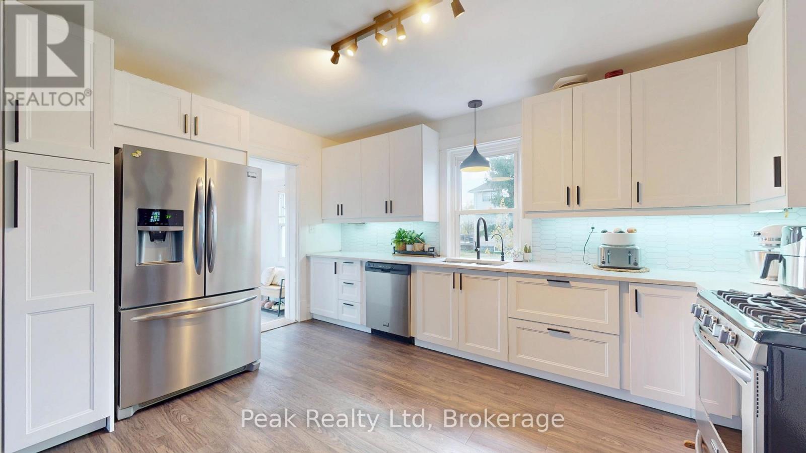236 HURON ROAD - 5