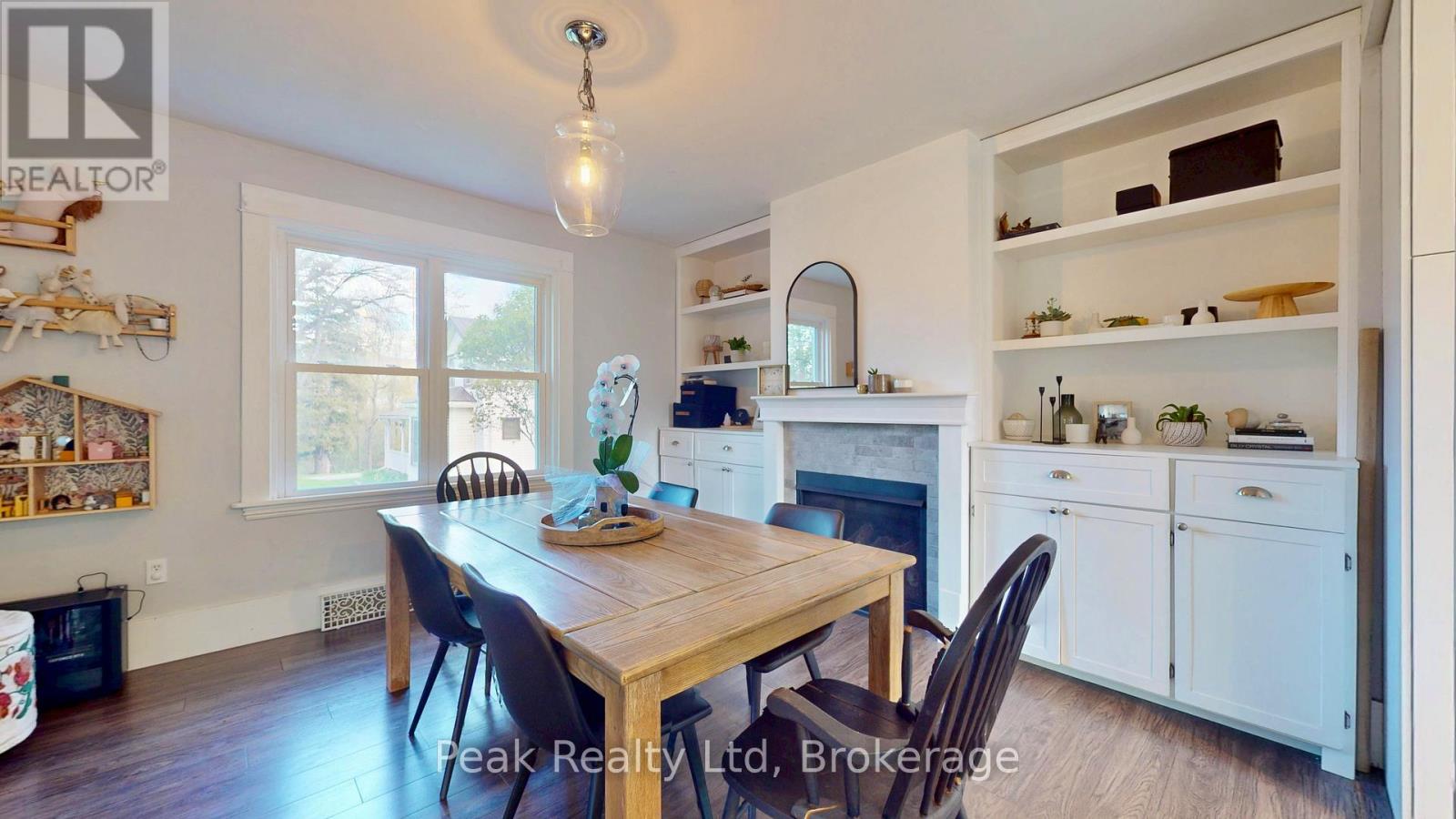 236 HURON ROAD - 8