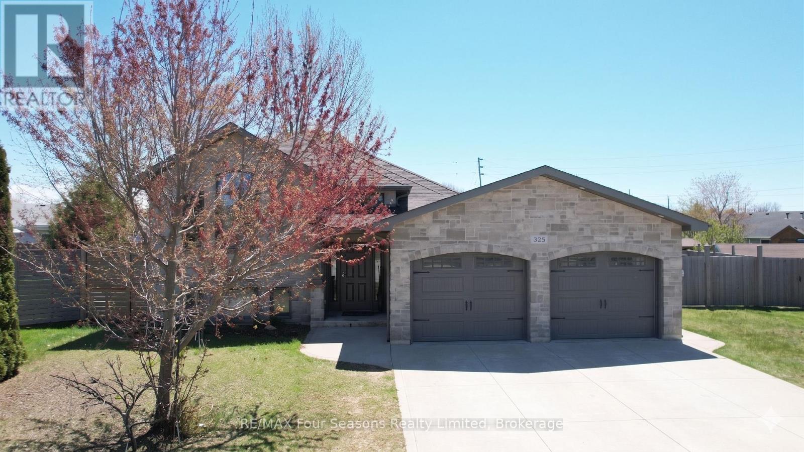 325 GINGRICH CRESCENT - 2