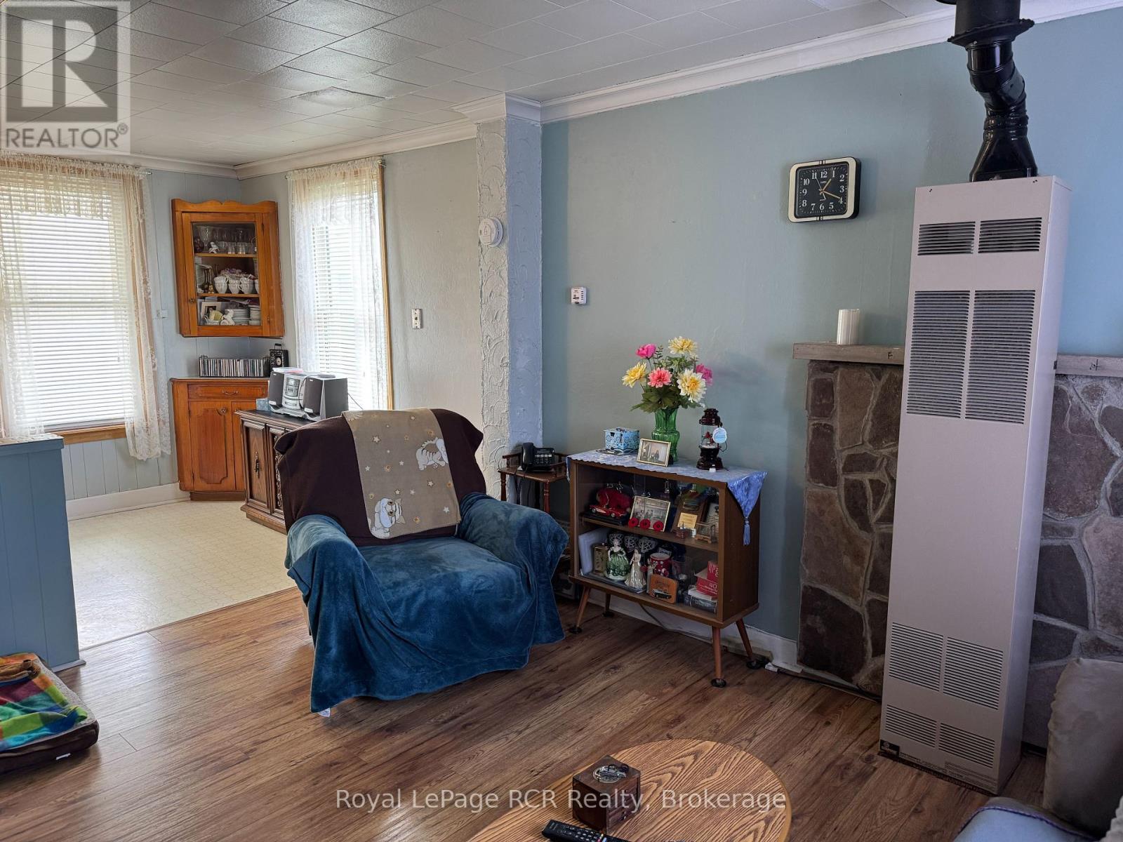 381 14TH STREET W - 3