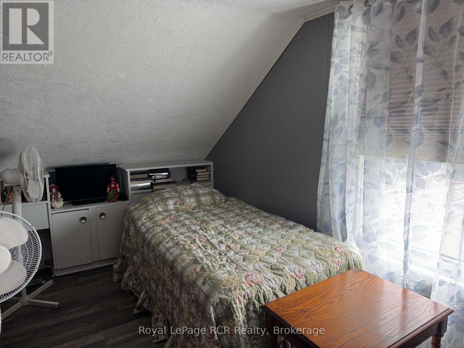 381 14TH STREET W - 8